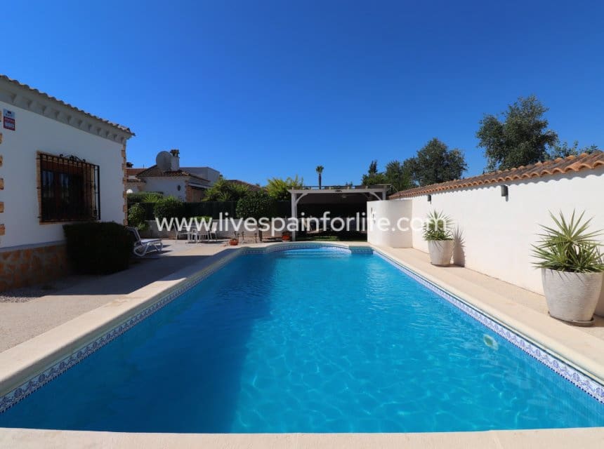 3 bedroom Villa for sale in Formentera del Segura with pool garage - € 425,000 (Ref: 10007515)