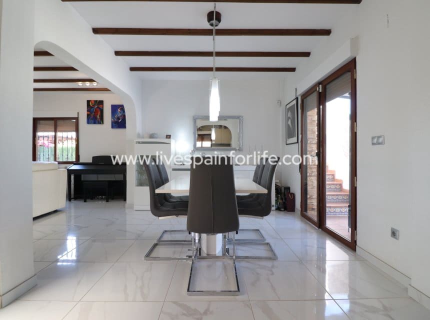 3 bedroom Villa for sale in Formentera del Segura with pool garage - € 425,000 (Ref: 10007515)
