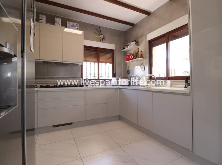 3 bedroom Villa for sale in Formentera del Segura with pool garage - € 425,000 (Ref: 10007515)