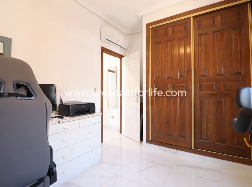 3 bedroom Villa for sale in Formentera del Segura with pool garage - € 425,000 (Ref: 10007515)