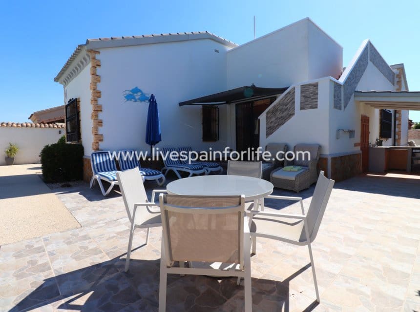 3 bedroom Villa for sale in Formentera del Segura with pool garage - € 425,000 (Ref: 10007515)