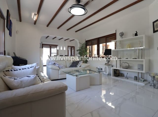 3 soverom Villa til salgs i Formentera del Segura med svømmebasseng garasje - € 425 000 (Ref: 10007515)