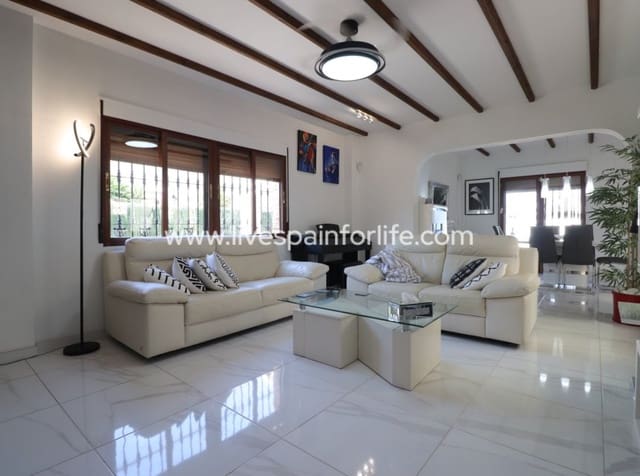 3 soverom Villa til salgs i Formentera del Segura med svømmebasseng garasje - € 425 000 (Ref: 10007515)
