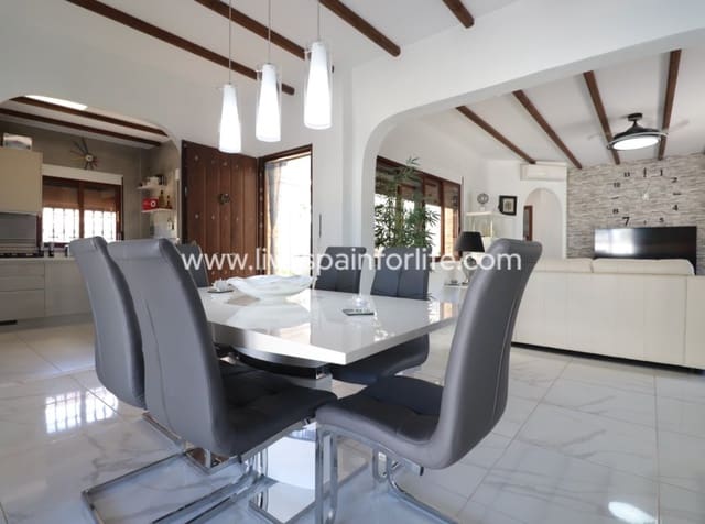 3 soverom Villa til salgs i Formentera del Segura med svømmebasseng garasje - € 425 000 (Ref: 10007515)