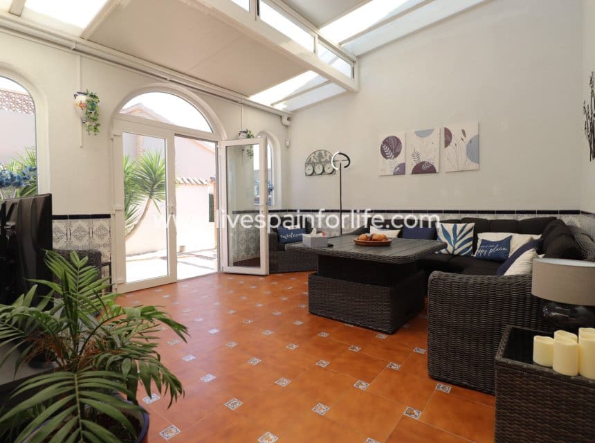 3 bedroom Villa for sale in Formentera del Segura with pool garage - € 425,000 (Ref: 10007515)