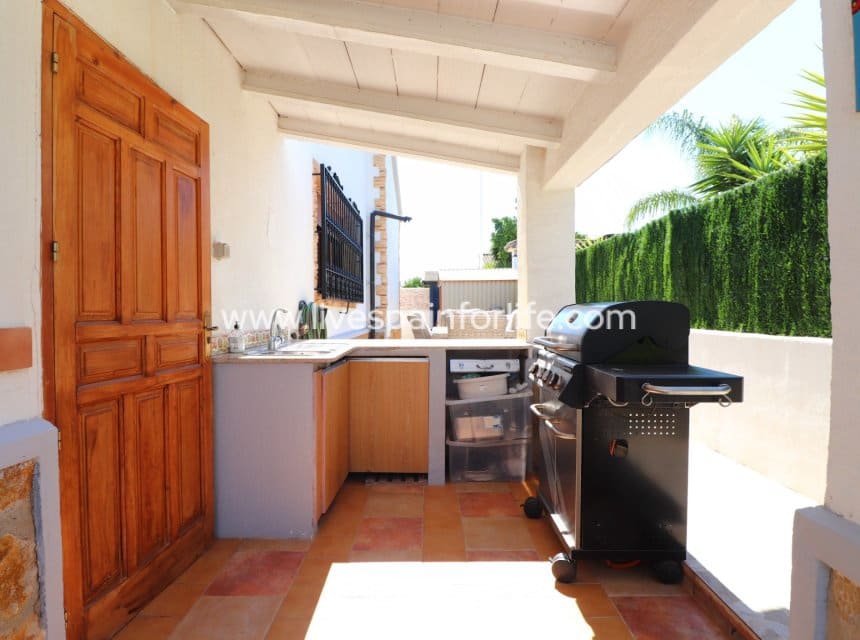 3 bedroom Villa for sale in Formentera del Segura with pool garage - € 425,000 (Ref: 10007515)
