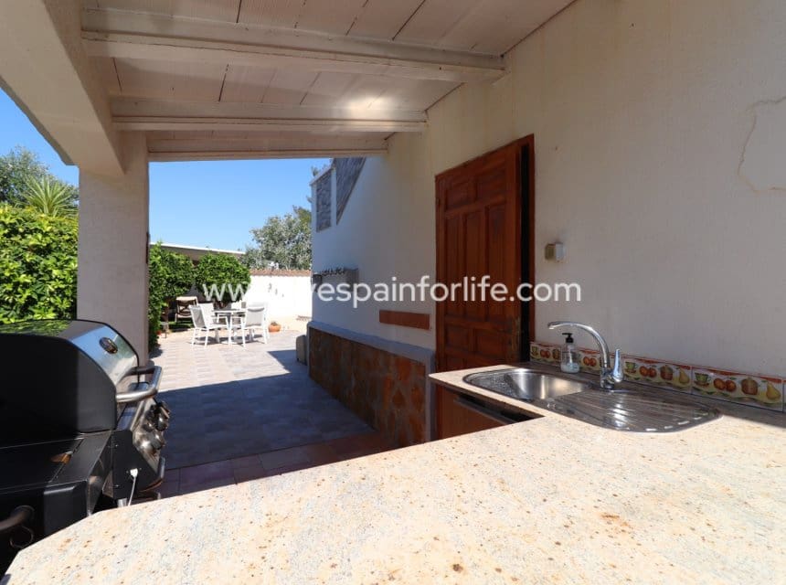 3 bedroom Villa for sale in Formentera del Segura with pool garage - € 425,000 (Ref: 10007515)