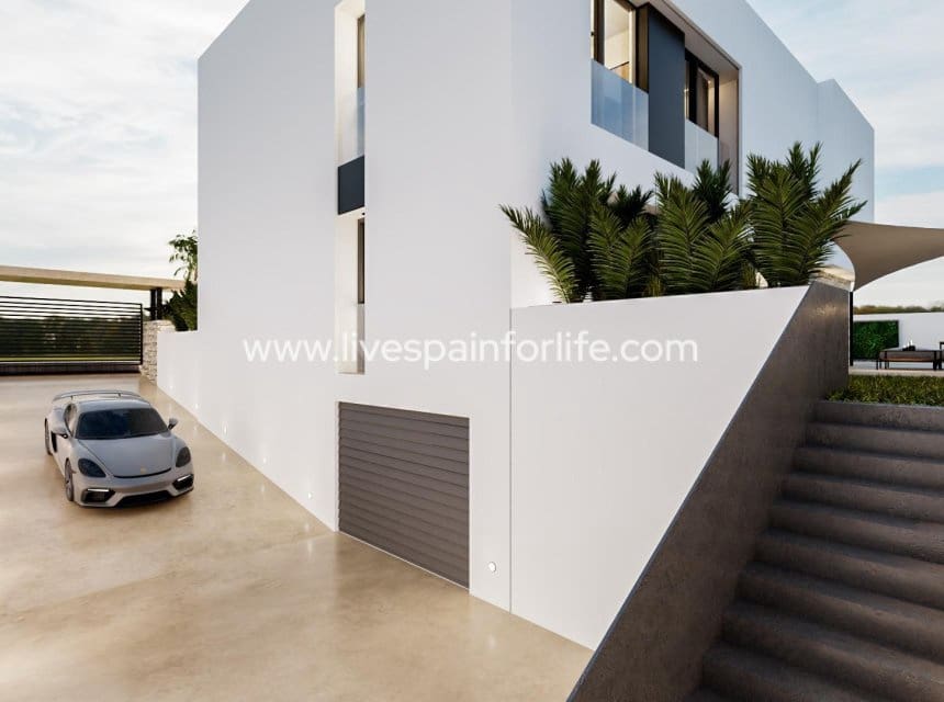 4 sypialnia Willa na sprzedaż w La Zenia z basenem garażem - 1 600 000 € (Ref: 10007517)