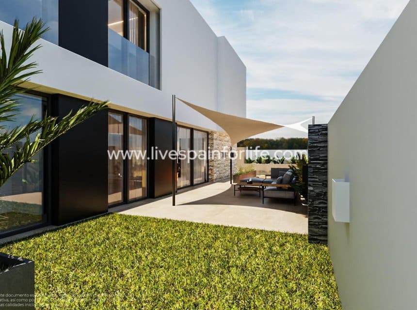 4 sypialnia Willa na sprzedaż w La Zenia z basenem garażem - 1 600 000 € (Ref: 10007517)