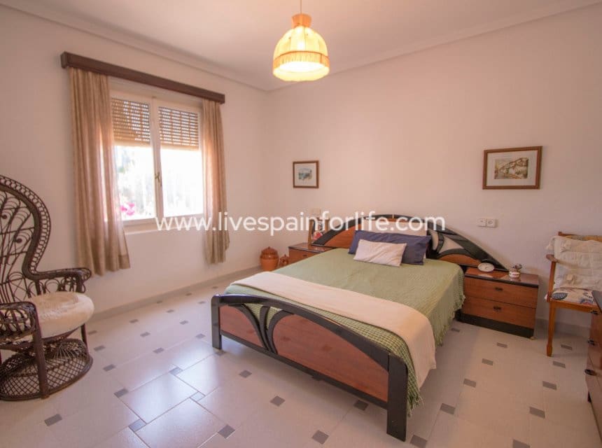 3 slaapkamer Finca/Landhuis te koop in Albatera met zwembad garage - € 349.000 (Ref: 10007867)