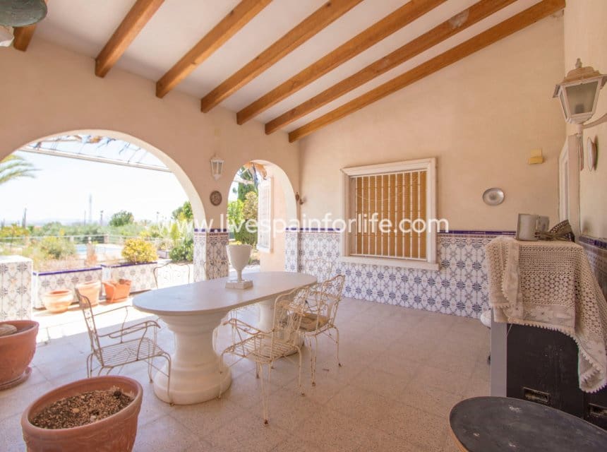 3 slaapkamer Finca/Landhuis te koop in Albatera met zwembad garage - € 349.000 (Ref: 10007867)