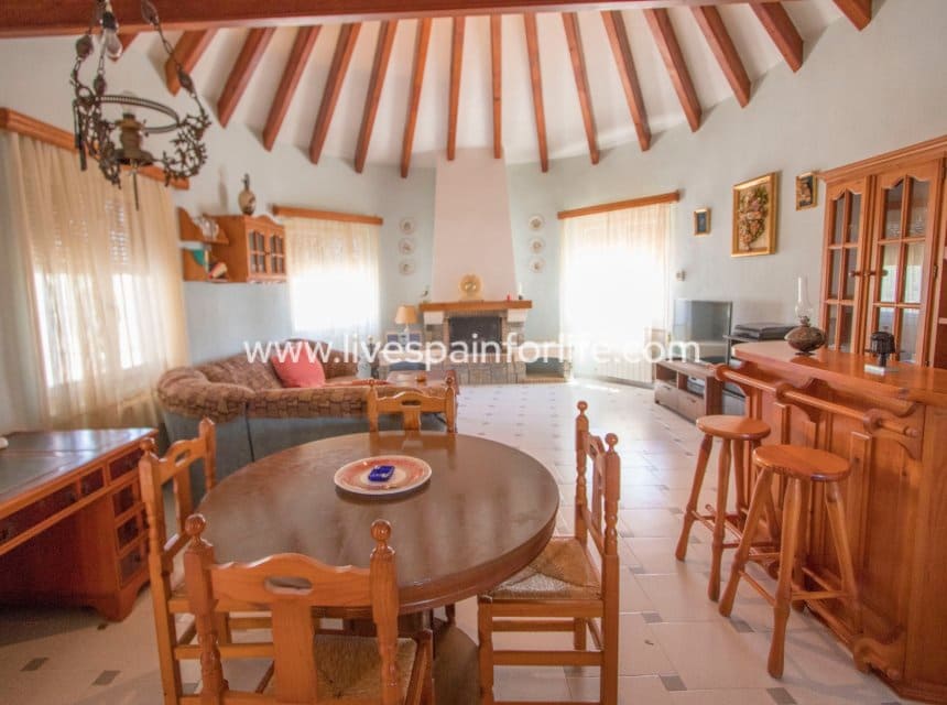 3 slaapkamer Finca/Landhuis te koop in Albatera met zwembad garage - € 349.000 (Ref: 10007867)