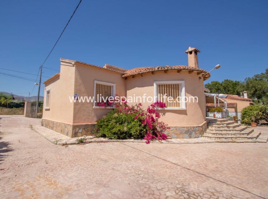 3 slaapkamer Finca/Landhuis te koop in Albatera met zwembad garage - € 349.000 (Ref: 10007867)