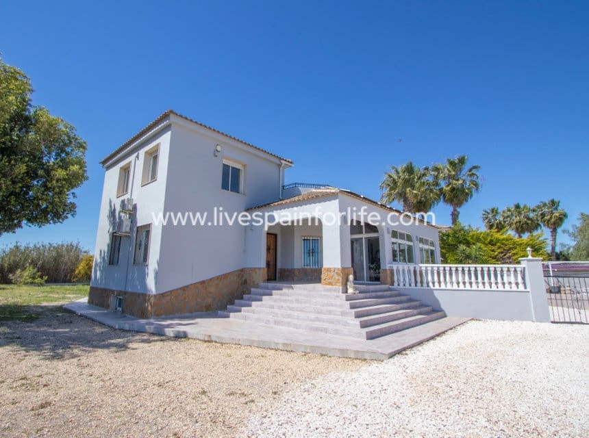 4 bedroom Finca/Country House for sale in Catral with pool garage - € 549,000 (Ref: 10007868)