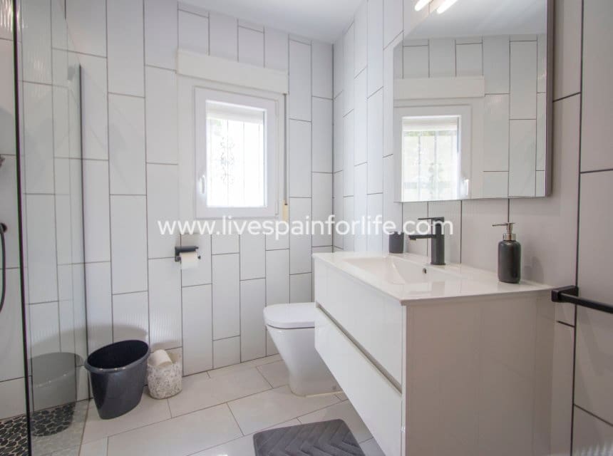 4 bedroom Finca/Country House for sale in Catral with pool garage - € 549,000 (Ref: 10007868)