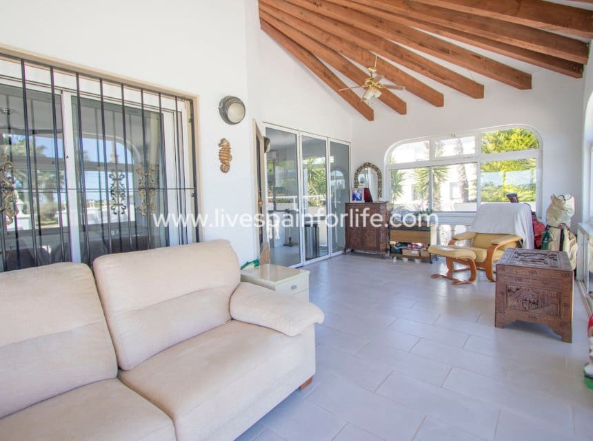 4 bedroom Finca/Country House for sale in Catral with pool garage - € 549,000 (Ref: 10007868)