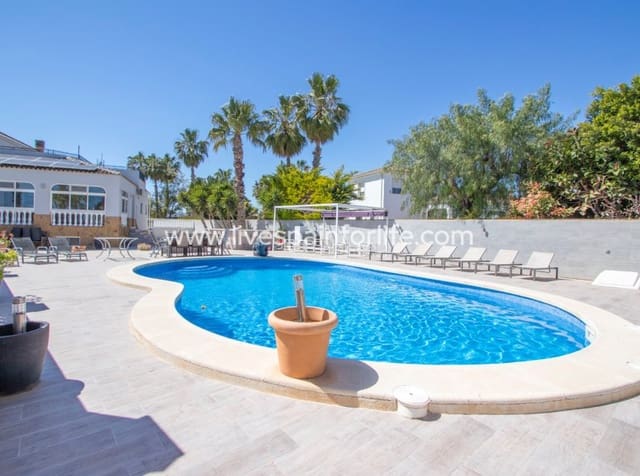 4 bedroom Finca/Country House for sale in Catral with pool garage - € 549,000 (Ref: 10007868)