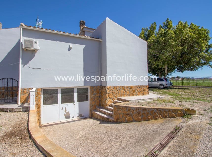 4 bedroom Finca/Country House for sale in Catral with pool garage - € 549,000 (Ref: 10007868)