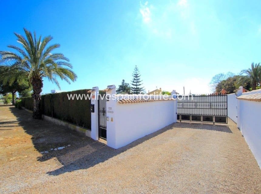 3 bedroom Finca/Country House for sale in Dolores with pool garage - € 349,950 (Ref: 10021617)