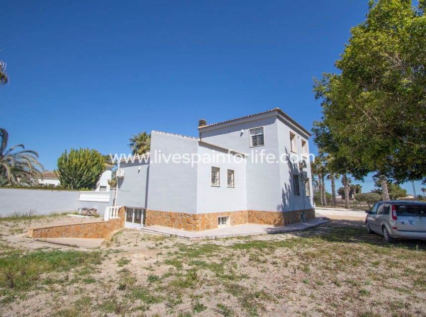 4 sovrum Finca/Hus på landet till salu i Catral med pool garage - 549 000 € (Ref: 10035952)