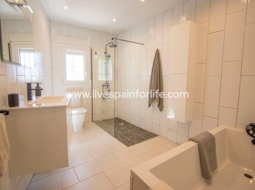 4 sovrum Finca/Hus på landet till salu i Catral med pool garage - 549 000 € (Ref: 10035952)