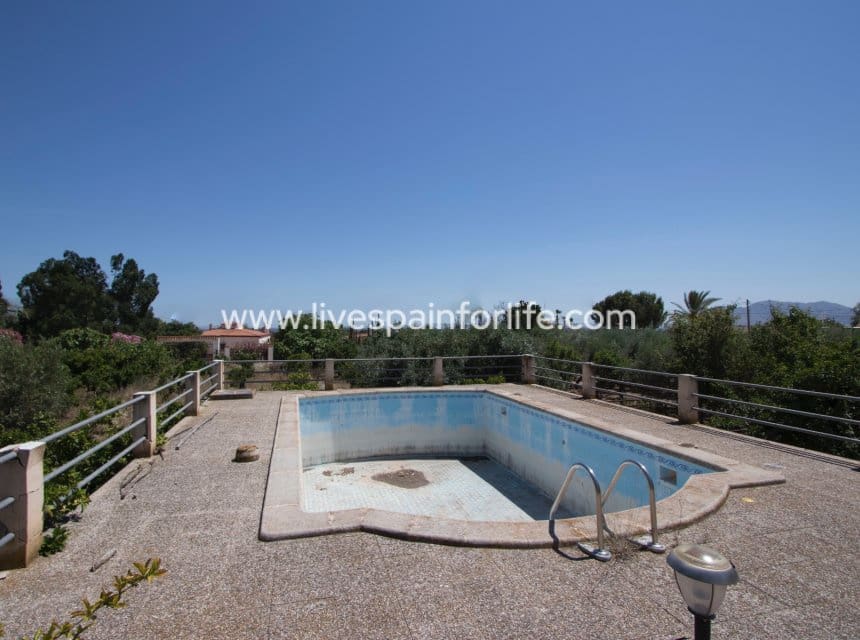 3 soveværelse Finca/Landehus til salg i Albatera med swimmingpool garage - € 349.000 (Ref: 10035953)