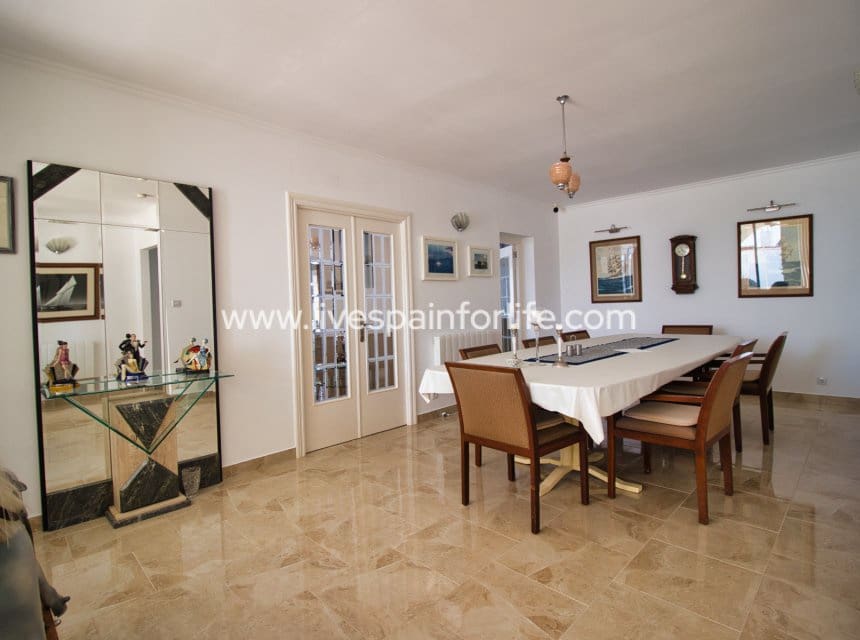 5 chambre Finca/Maison de Campagne à vendre à Albatera avec piscine - 560 000 € (Ref: 10035954)