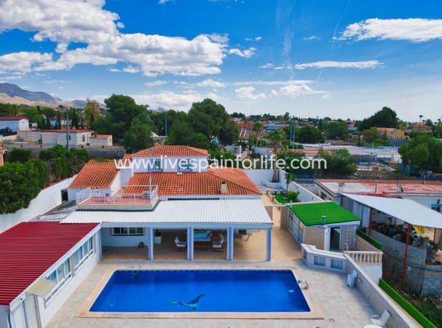 5 chambre Finca/Maison de Campagne à vendre à Albatera avec piscine - 560 000 € (Ref: 10035954)