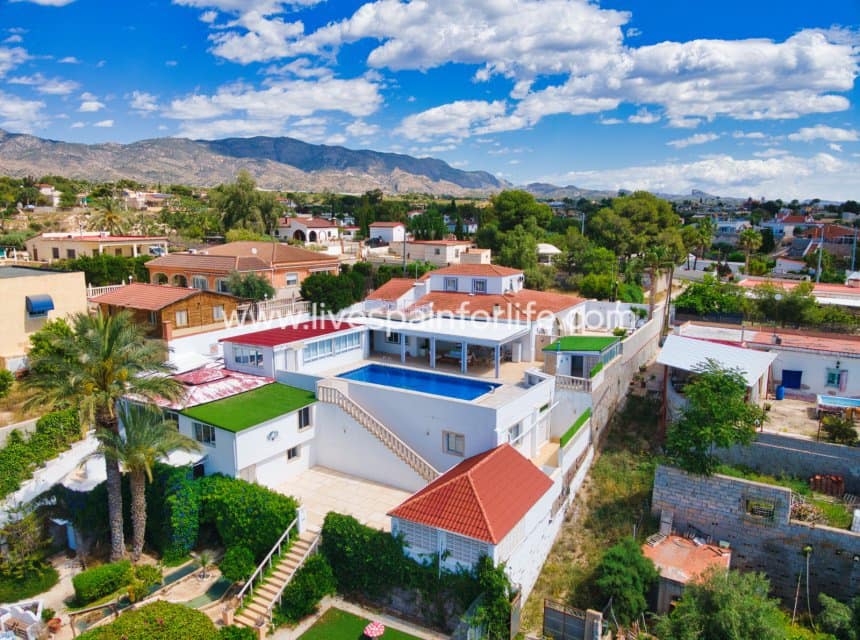 5 chambre Finca/Maison de Campagne à vendre à Albatera avec piscine - 560 000 € (Ref: 10035954)