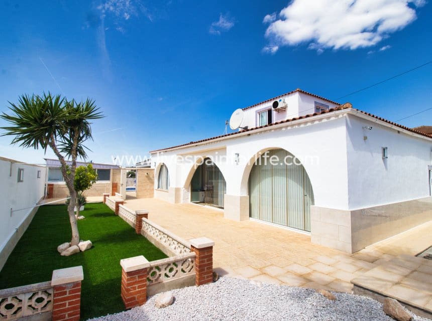 5 chambre Finca/Maison de Campagne à vendre à Albatera avec piscine - 560 000 € (Ref: 10035954)