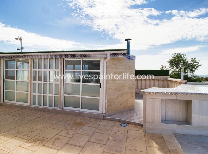 5 chambre Finca/Maison de Campagne à vendre à Albatera avec piscine - 560 000 € (Ref: 10035954)