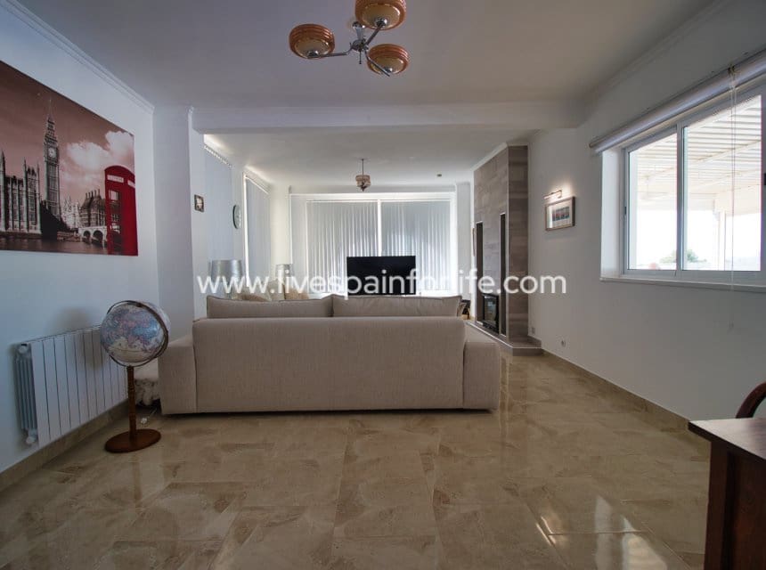 5 chambre Finca/Maison de Campagne à vendre à Albatera avec piscine - 560 000 € (Ref: 10035955)