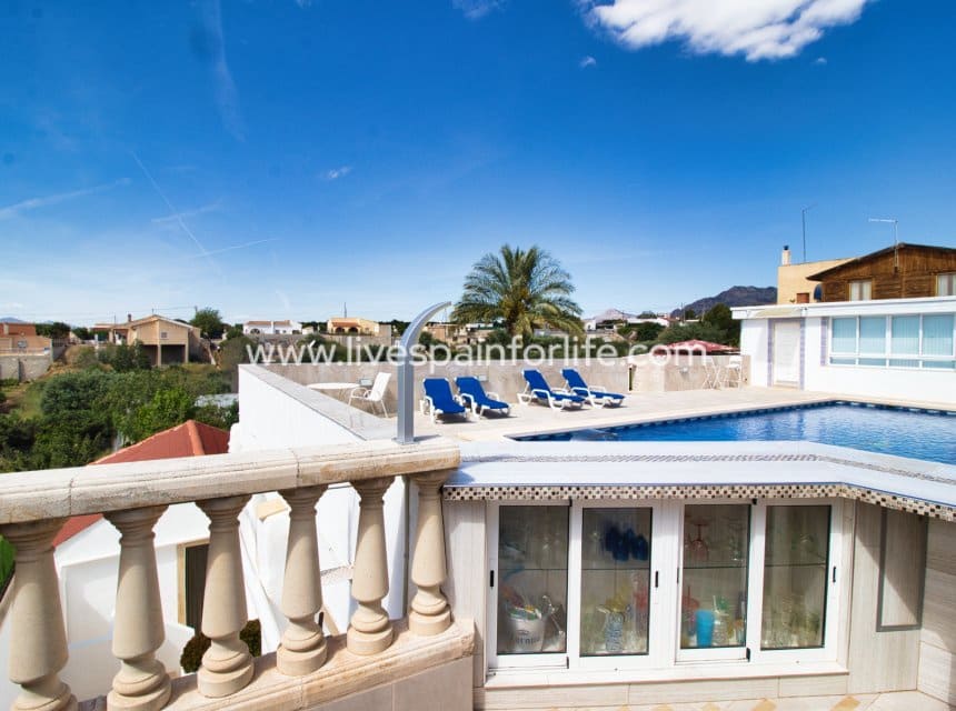 5 chambre Finca/Maison de Campagne à vendre à Albatera avec piscine - 560 000 € (Ref: 10035955)