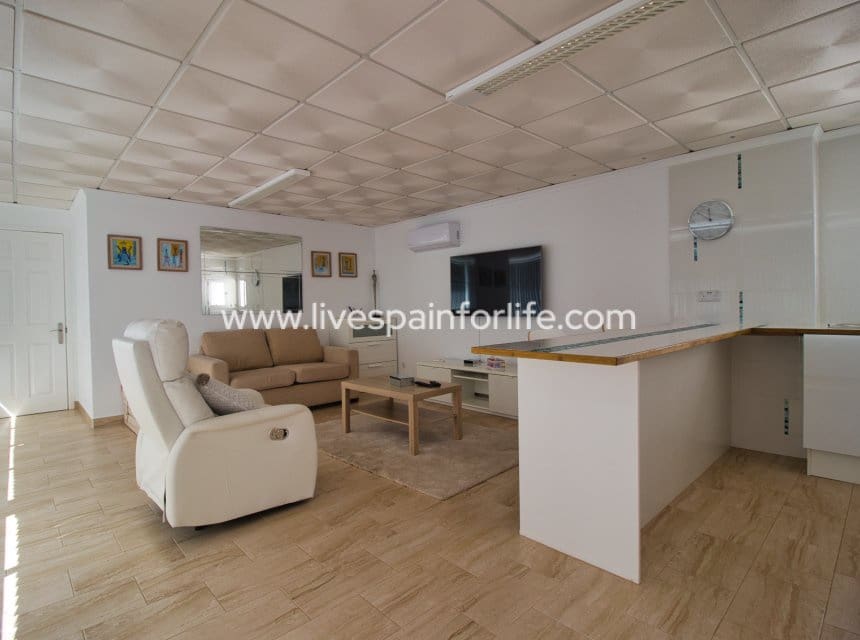 5 chambre Finca/Maison de Campagne à vendre à Albatera avec piscine - 560 000 € (Ref: 10035955)