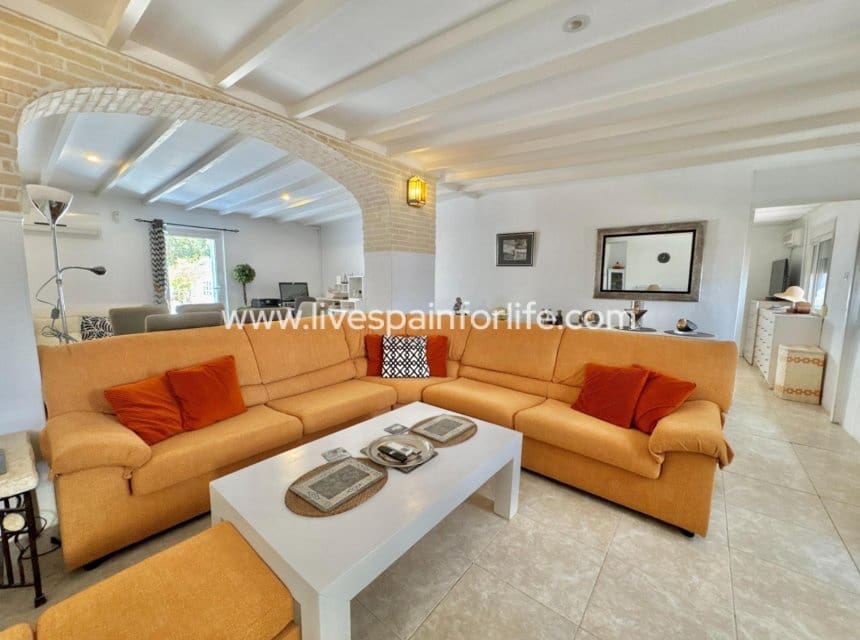 7 slaapkamer Finca/Landhuis te koop in Dolores met zwembad garage - € 629.000 (Ref: 10036210)