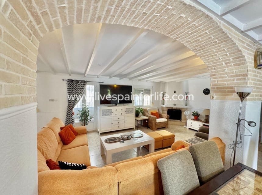 7 slaapkamer Finca/Landhuis te koop in Dolores met zwembad garage - € 629.000 (Ref: 10036210)