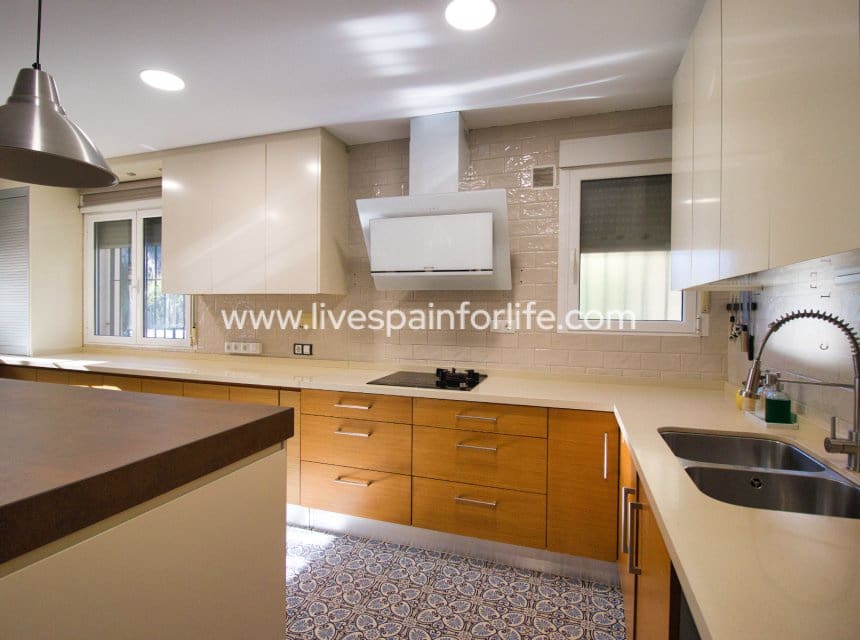 3 makuuhuone Maalaistalo myytävänä paikassa Callosa de Segura mukana uima-altaan - 480 000 € (Ref: 10036211)
