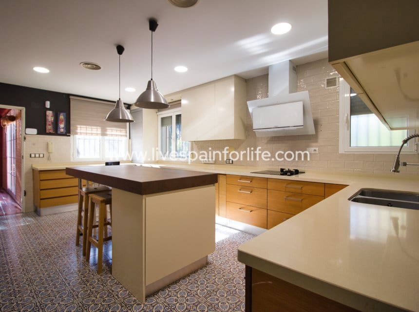 3 makuuhuone Maalaistalo myytävänä paikassa Callosa de Segura mukana uima-altaan - 480 000 € (Ref: 10036211)