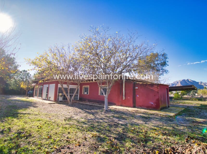 3 makuuhuone Maalaistalo myytävänä paikassa Callosa de Segura mukana uima-altaan - 480 000 € (Ref: 10036211)