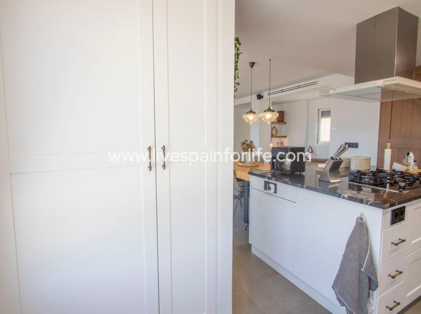 4 quarto Apartamento para venda em Albatera com garagem - 360 000 € (Ref: 10039000)