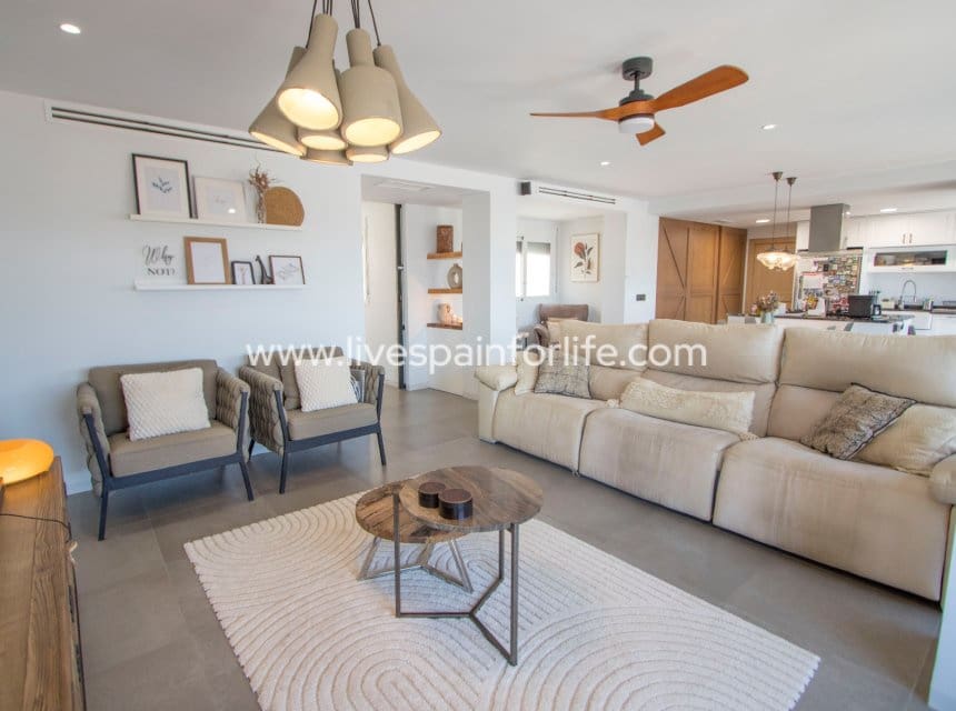 4 quarto Apartamento para venda em Albatera com garagem - 360 000 € (Ref: 10039000)