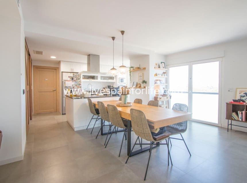 4 quarto Apartamento para venda em Albatera com garagem - 360 000 € (Ref: 10039000)