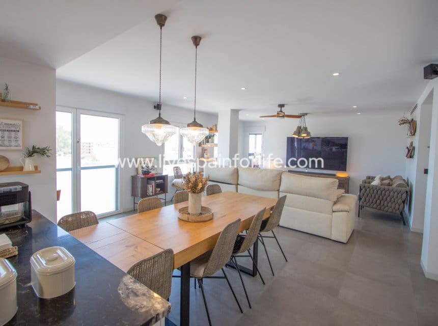 4 quarto Apartamento para venda em Albatera com garagem - 360 000 € (Ref: 10039000)