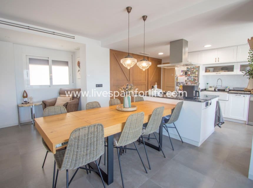 4 quarto Apartamento para venda em Albatera com garagem - 360 000 € (Ref: 10039000)