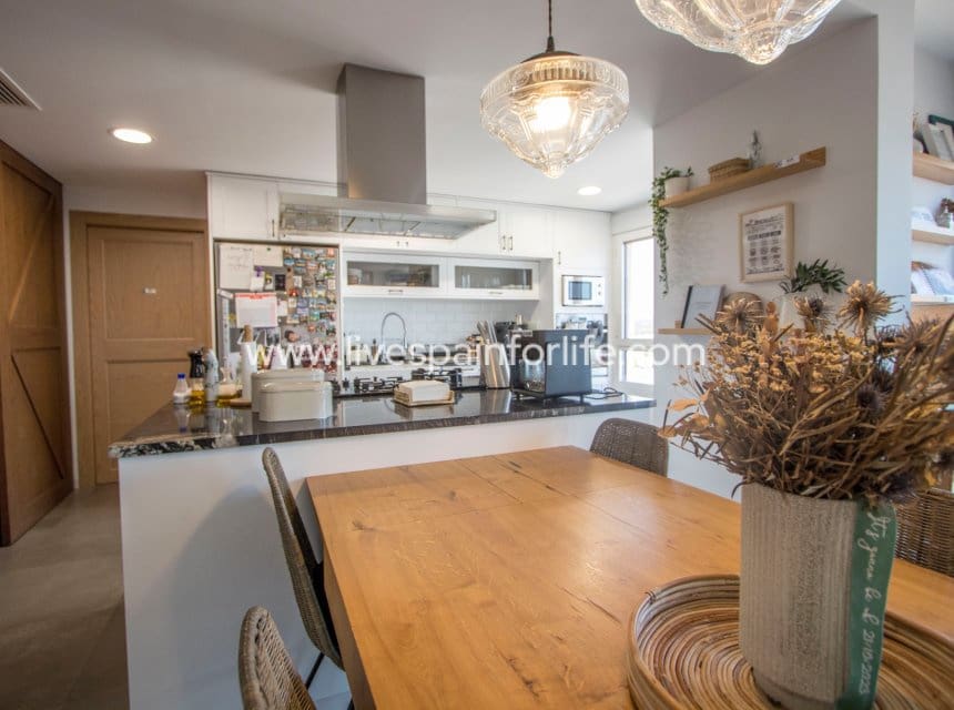 4 quarto Apartamento para venda em Albatera com garagem - 360 000 € (Ref: 10039000)