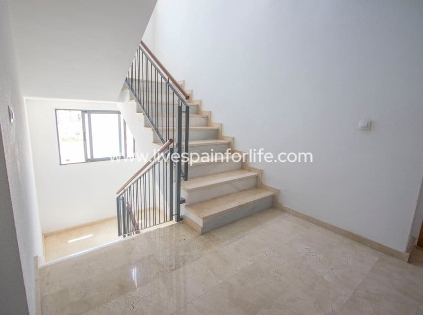 4 quarto Apartamento para venda em Albatera com garagem - 360 000 € (Ref: 10039000)
