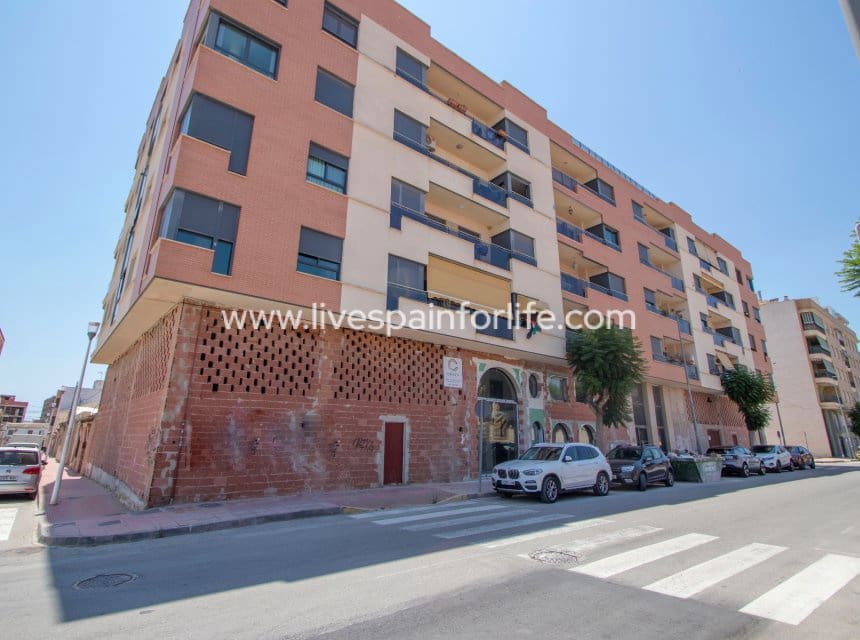 4 quarto Apartamento para venda em Albatera com garagem - 360 000 € (Ref: 10039000)