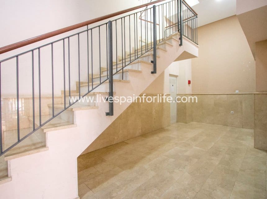 4 quarto Apartamento para venda em Albatera com garagem - 360 000 € (Ref: 10039000)