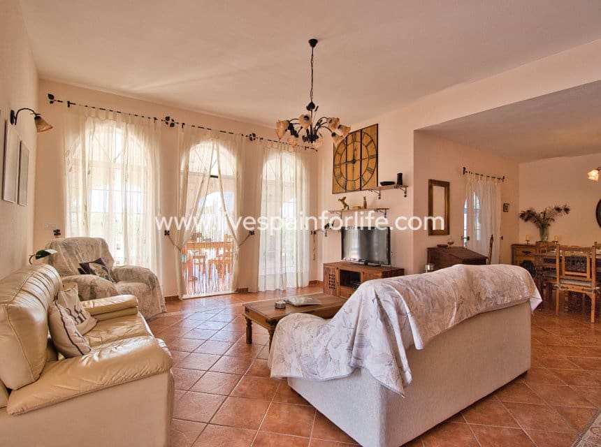 5 Zimmer Finca/Landgut zu verkaufen in Catral mit Pool - 399.000 € (Ref: 10039001)