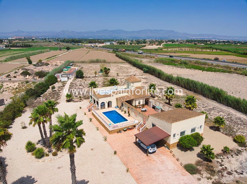 5 Zimmer Finca/Landgut zu verkaufen in Catral mit Pool - 399.000 € (Ref: 10039001)